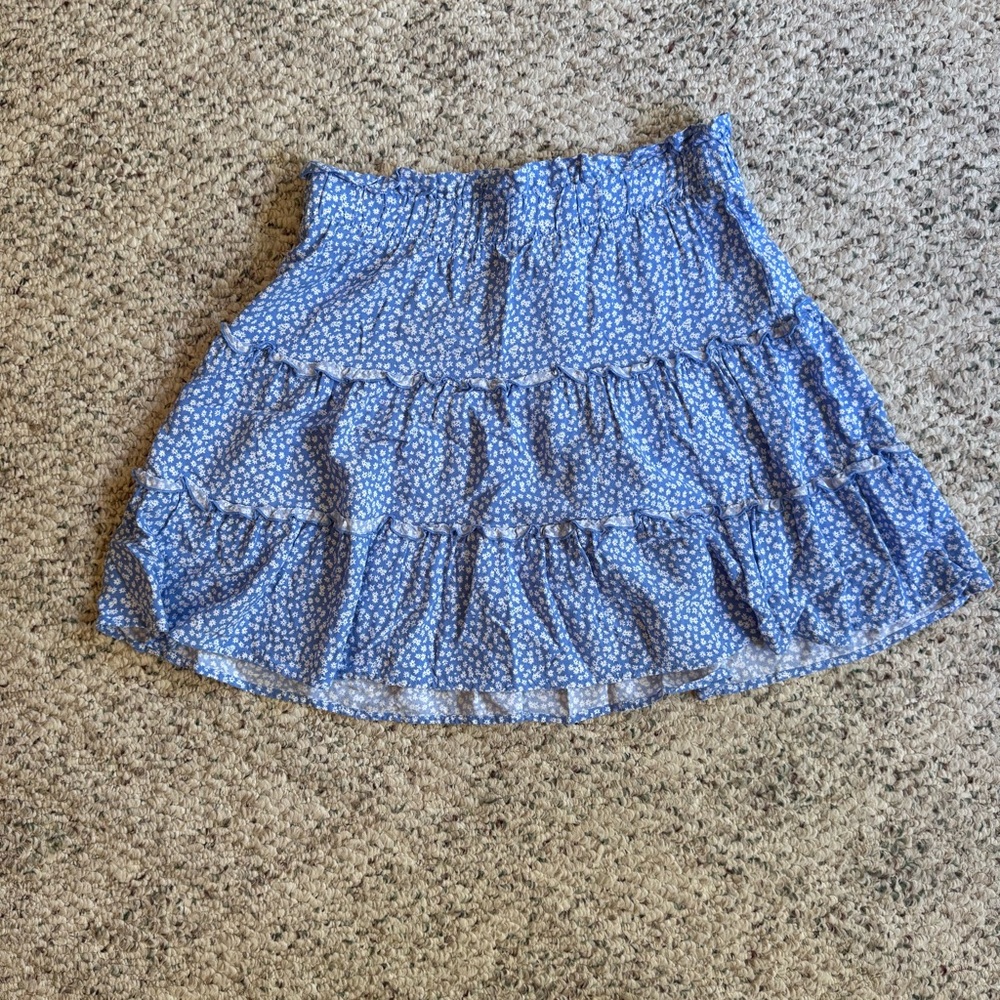 Wild Fable Blue and White Floral Patterned Ruffle Mini Skirt Size Medium